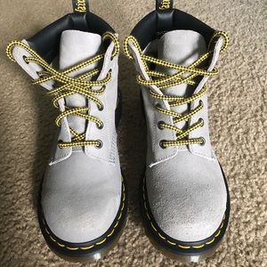 Women’s size 8 / Dr. Martens 939 / gray